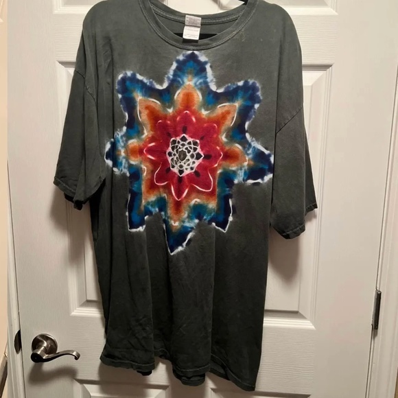Vintage hand dyed graphic - Picture 1 of 5